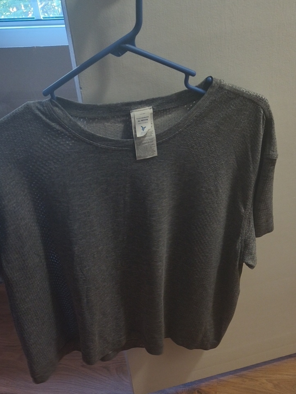 Old Navy Gray Short-Sleeve Knit Top
